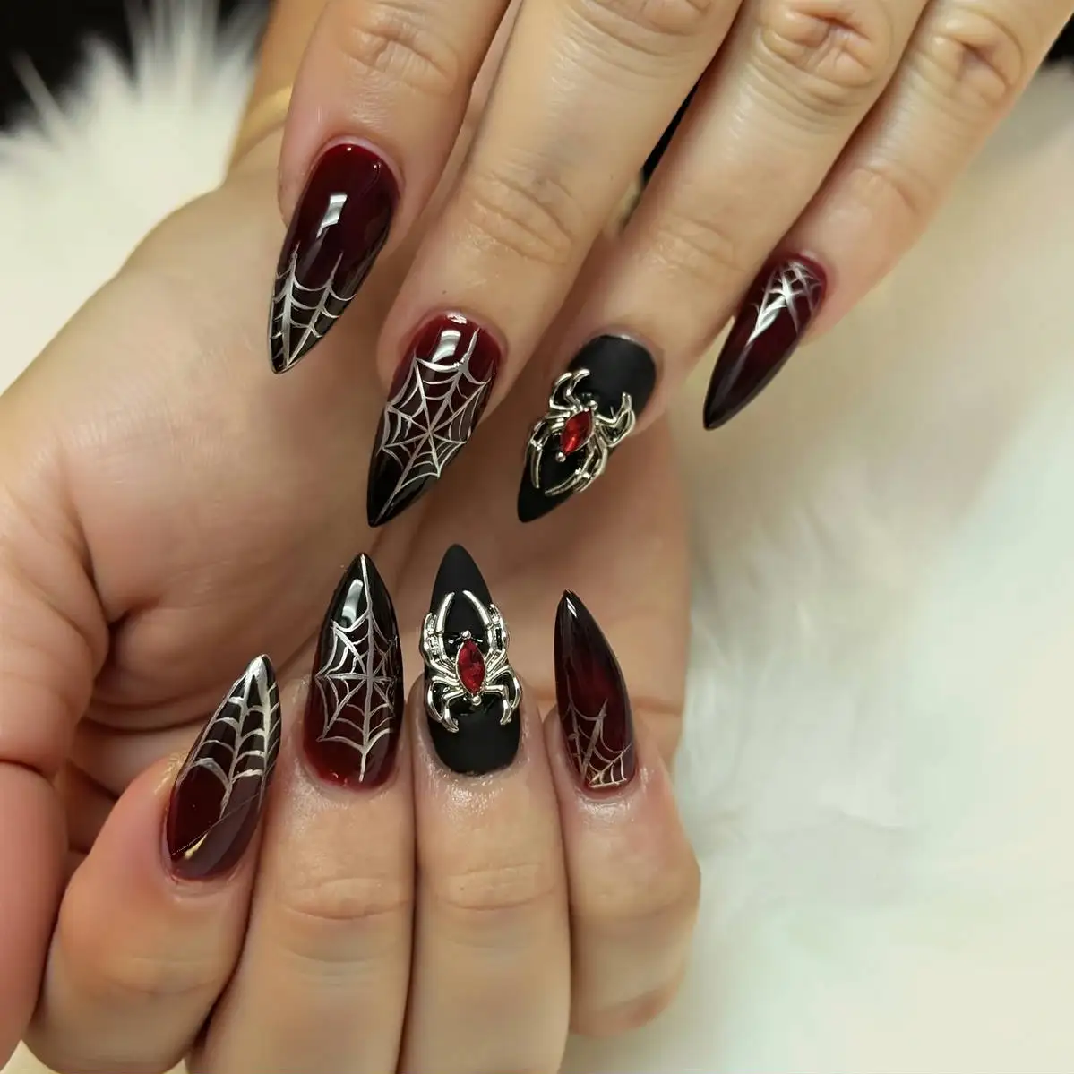 

Halloween Press on Nails 24pcs Black Red Gradient Spiderweb Metallic Spider Design Almond Shape Full Cover Fake Nails
