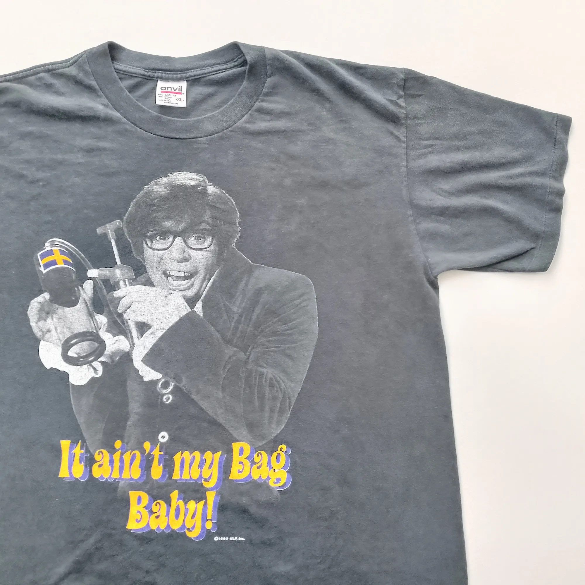 Vintage 1999 Austin Powers It Ain't My Bag Baby! T Shirt size XL (W 23 x L 29.5)