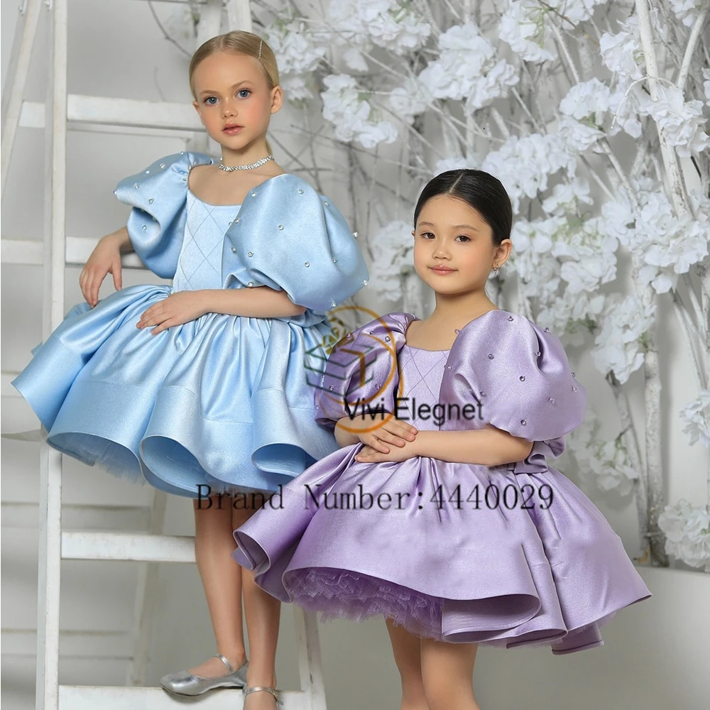 White Scoop Puffy Sleeve Flower Girls Dresses Satin Tiered Knee Length Christmas Gowns 2023 Summer New فلور فتاة اللباس Princess