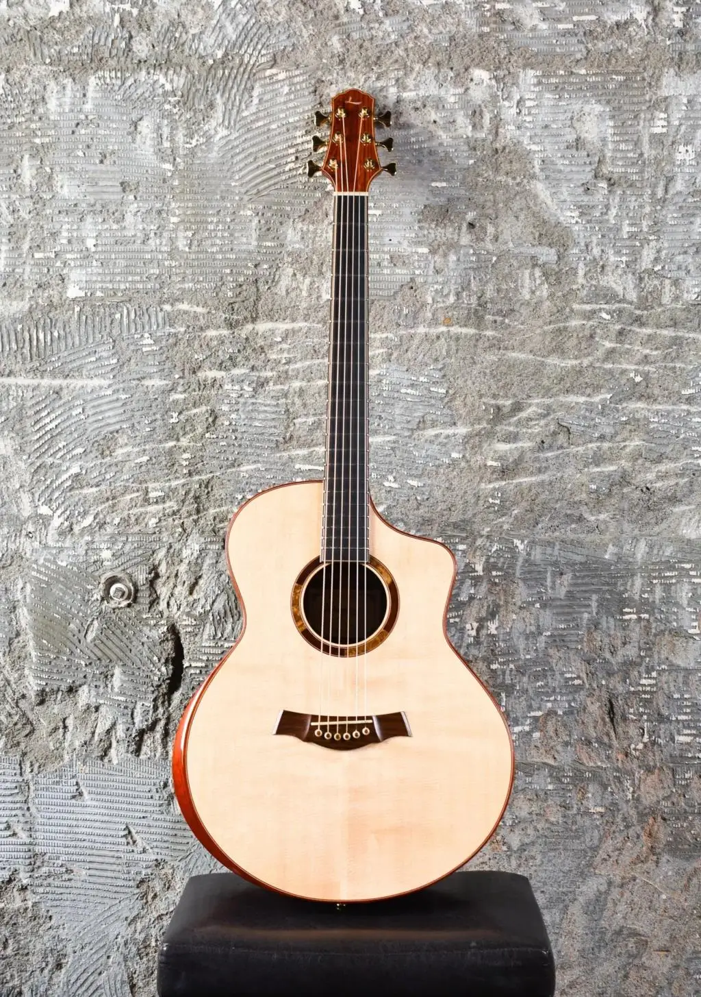 LeChant LY-JC100A All Solid Wood Acoustic Guitar with Santos Rosewood Back and Sides 41 inches Jumbo Guitarra