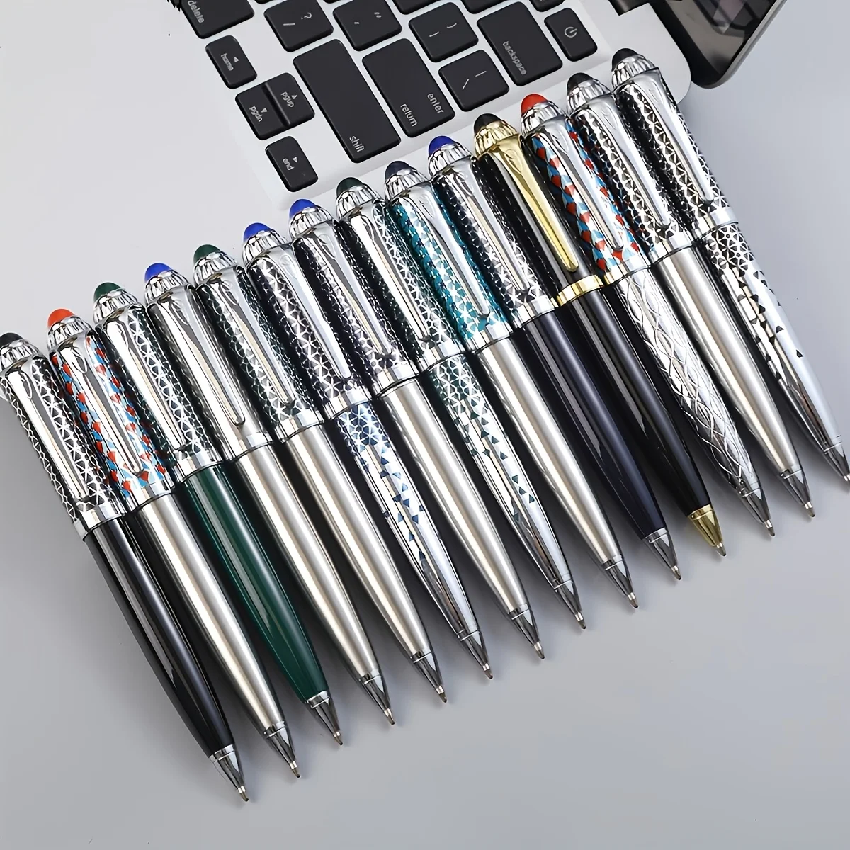8-Piece Set, Signature Pen, Ballpoint Pen, 0.5mm Tip, High-End Quality, Exquisite Craftsmanship, Stainless Steel Material, Engraved Pen Body, Electroplating Process, Rotating and Retractable Design, Suitable for Students, Holiday Gifts, Back-To-School Season, Birthday Gifts, Christmas, Father's Day, Mother's Day, Teacher's Day, Thanksgiving, Daily Writing, Signing, Calligraphy, Art