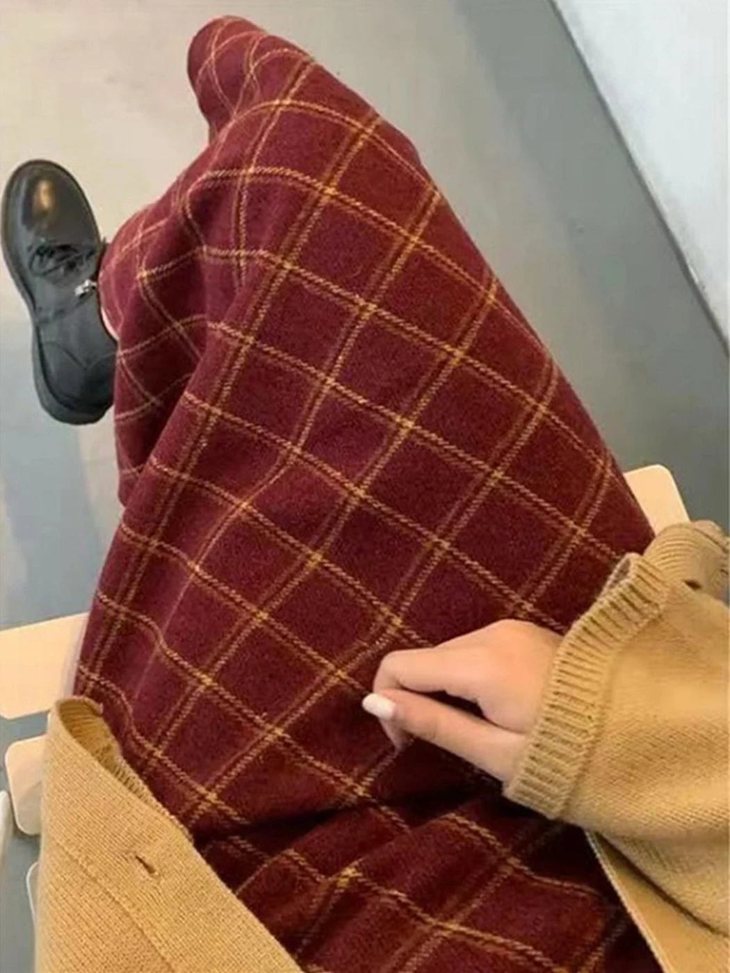 تنورة صوفية منقوشة حمراء عالية الخصر تصميم التخسيس ألف خط ريترو Sle للنساء خريف شتاء وصول جديد