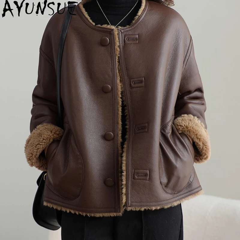 معطف صوف 100% من AYUNSUE للنساء 2025 جاكيت شيرلينغ من الأغنام الحقيقي ملابس شتوية للسيدات من الفرو المركب pallltt Жengarško جديد في المعاطف