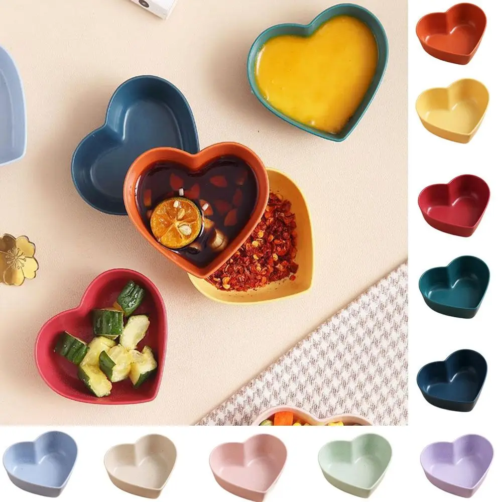 Piatto di condimento a forma di cuore di paglia di grano Mini piatto di condimento per sushi in stile nordico Piatti lavabili infrangibili per salsa di soia per la cucina