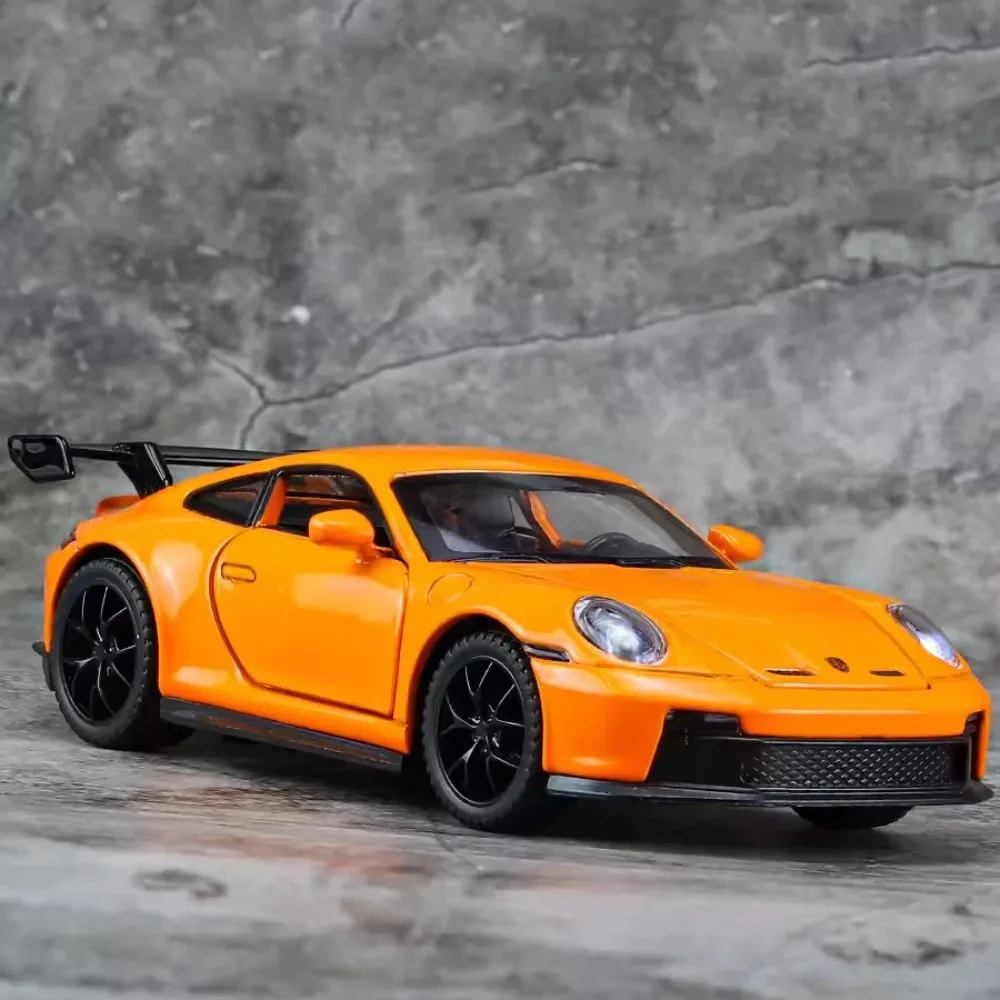 1:32 Porsche 911 Gt3 Modello di auto sportiva Giocattolo Lega di gomma Pneumatici Porte aperte Supercar Modelli Suono Luce Tirare indietro Regali per il capretto