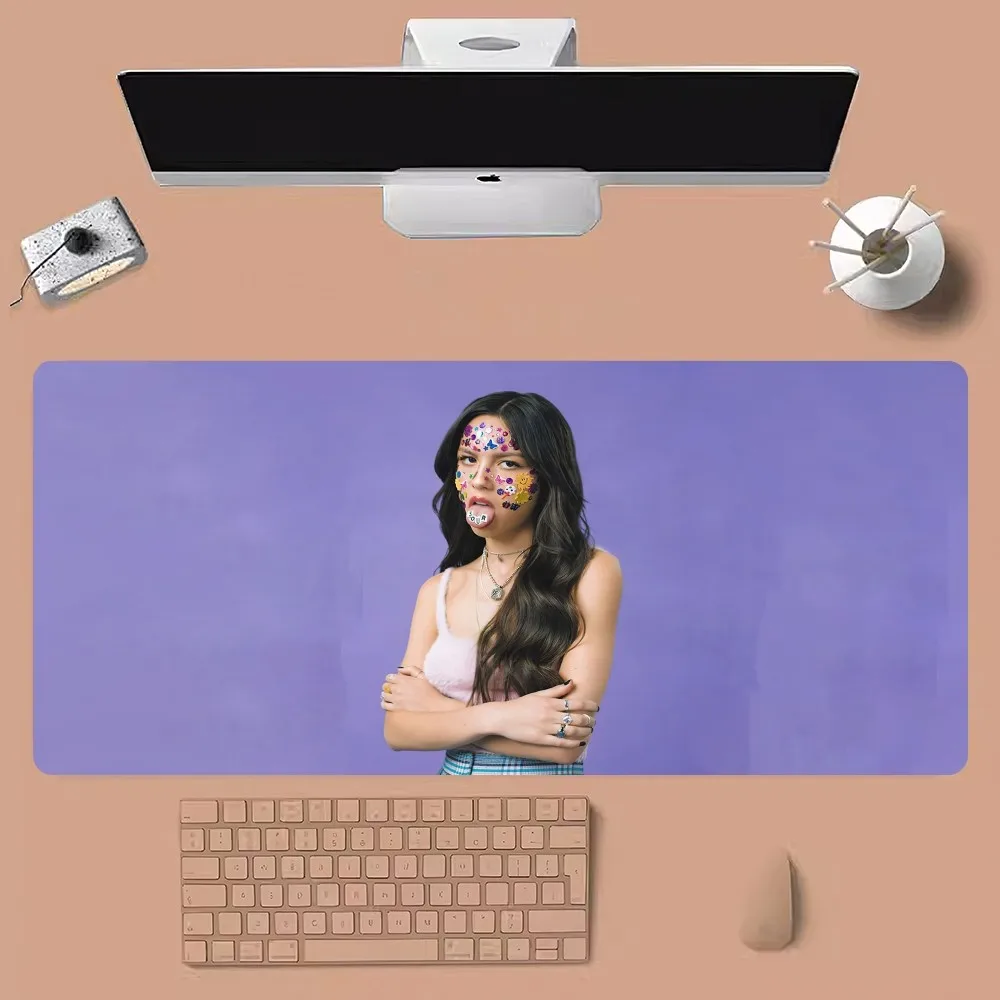 Singer O-Olivia R-Rodrigo Mousepad Large Gaming Compute Gamer PC Keyboard Mouse Mat