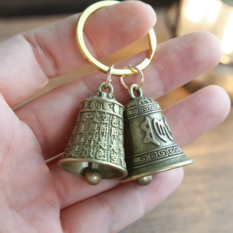 Retro Six-Word Mantra Bell Keychain Creative Keyring with Heart Sutra Pendant Car Key Accessory Gifts for Men and Women