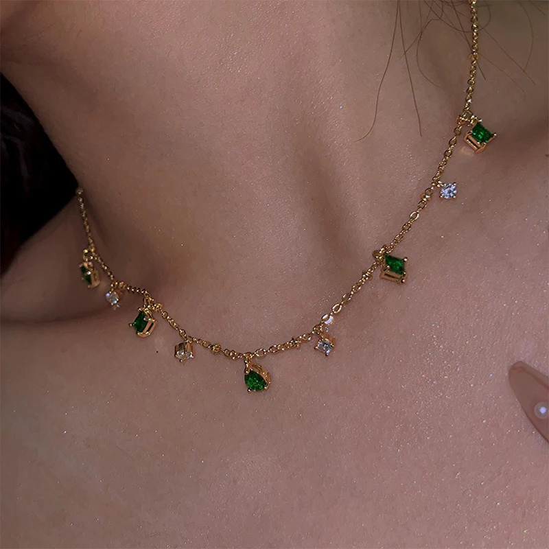 Retro Emerald Inlaid Rhinestone Necklace Female Simple Temperament Exquisite Clavicle Chain Jewelry Gift