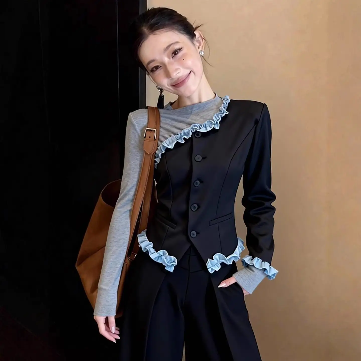 Half off-the-shoulder suit 2026 spring new thin and versatile inner fashion design lace collar jacket