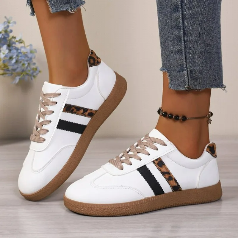 Women's Lace Up Fashion Casual White Sneakers Comfortable Breathable Daily Walking Shoes For Outdoor Travel