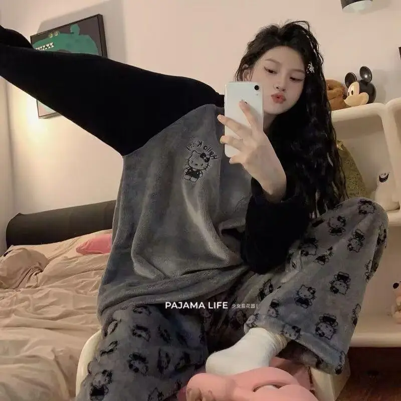 Cartoon Hallo Kitty Frauen Pyjamas Winter Flanell Nachtwäsche Mädchen Casual Lose Hause Anzug Verdickt Wärme Damen Homewear Außerhalb