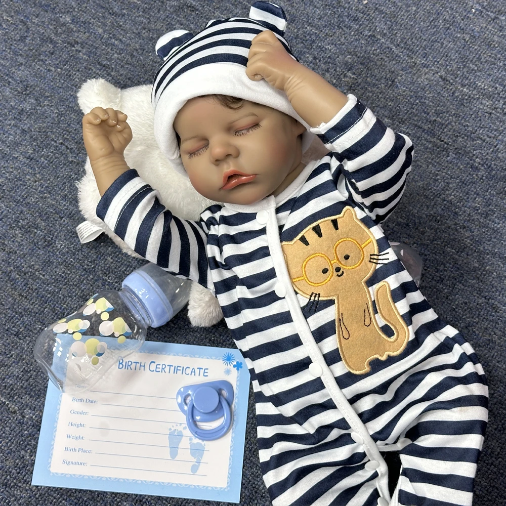 Poupée noire Reborn de 18 pouces, matériau vinyle, pyjama rayé, membres poseables, emballage en boîte de couleur, adapté aux familles noires