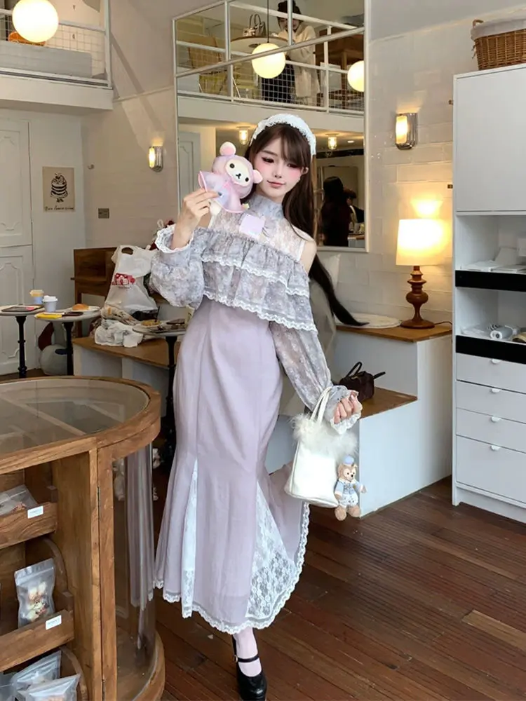 Sanftes hellviolettes Spitzen-Patchwork-langes Kleid mit Schleife, schmaler Passform und anmutigen Ärmeln