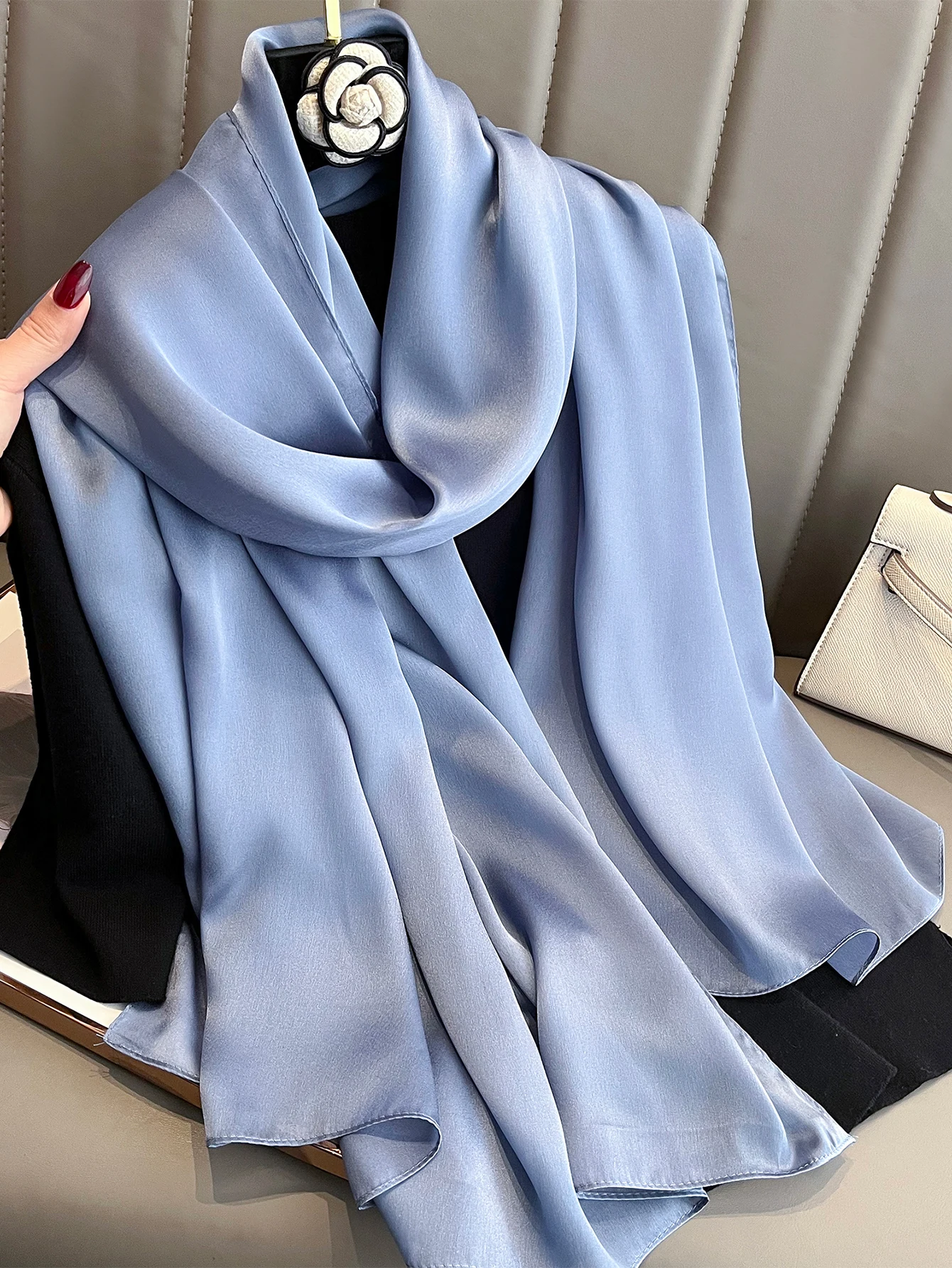 Luxuriöser Seidenschal mit Farbverlauf für Damen, Marken-Schals und -Tücher, Bandana, Kopftuch, Modischer Hijab, Hochzeits-Poncho 2026 – Detail 12