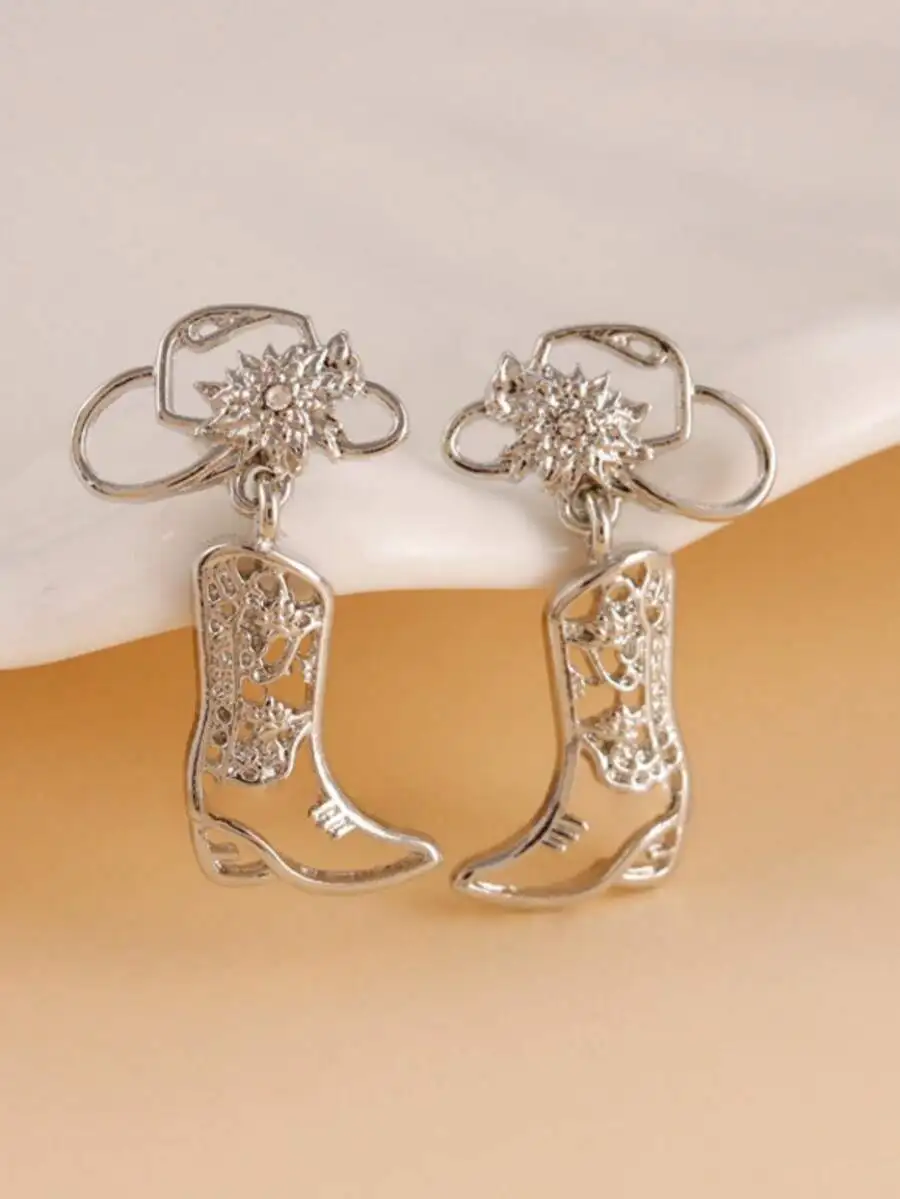 2pcs Western-style hollow boot earrings for daily wear and festivals — stylish and distinctive fashion accessory