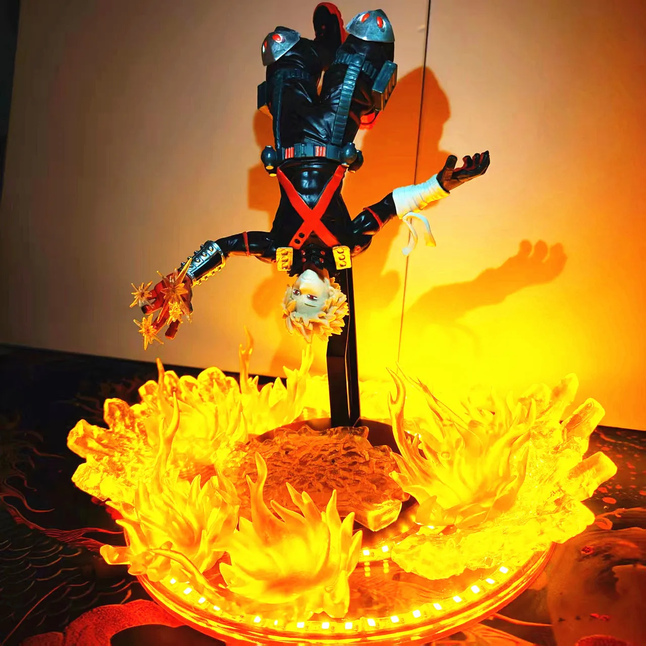 ฟิกเกอร์อนิเมะมายฮีโร่อะคาเดเมีย คาสึกิ บาคุโกะ รุ่นปลุกพลัง พร้อมเอฟเฟกต์การระเบิด  แบบประกอบเอง  วัสดุ PVC ของสะสม