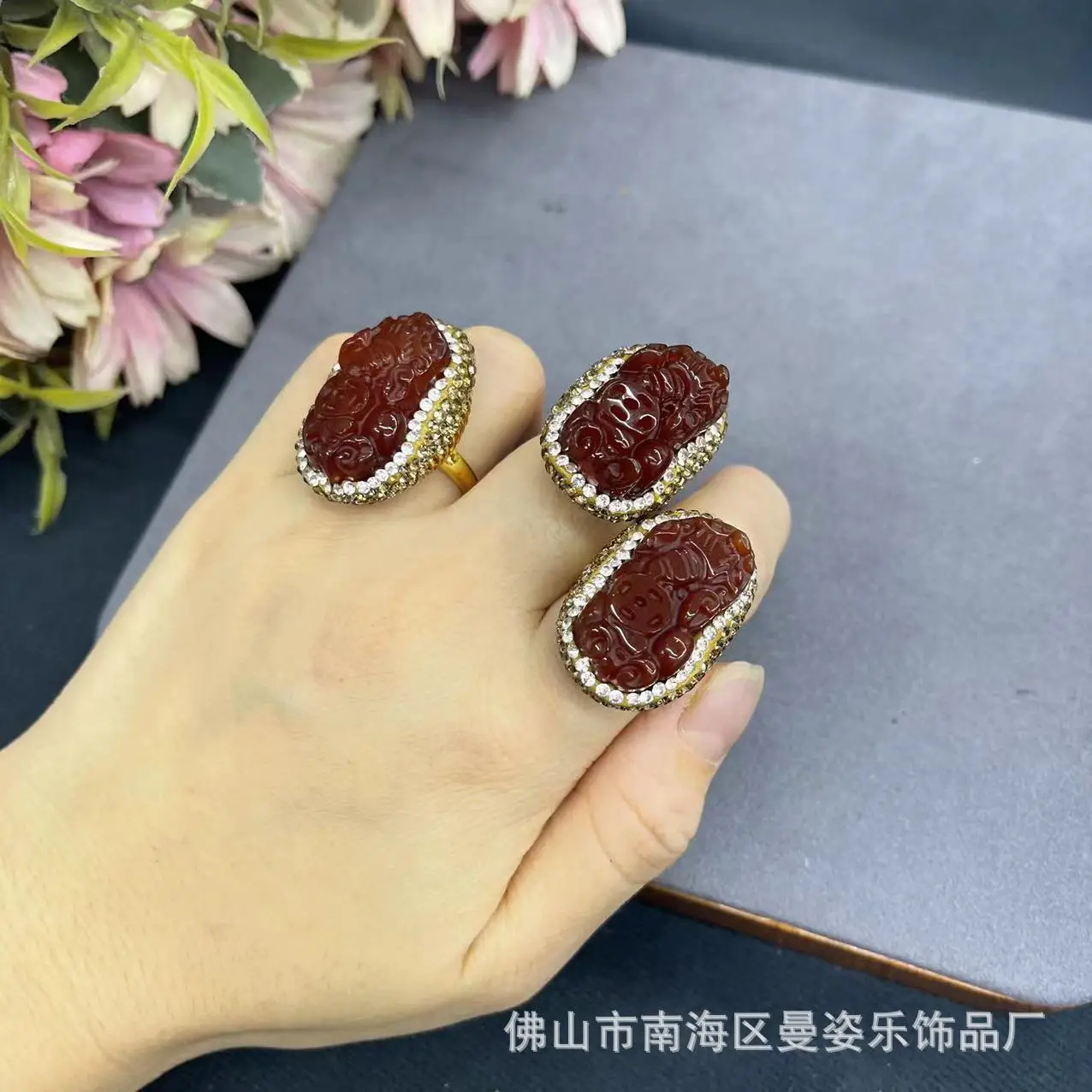 DIY accessories Natural red agate Pip clay inlaid jewelry live ring 18K real gold electroplated natural stone popular jewelry