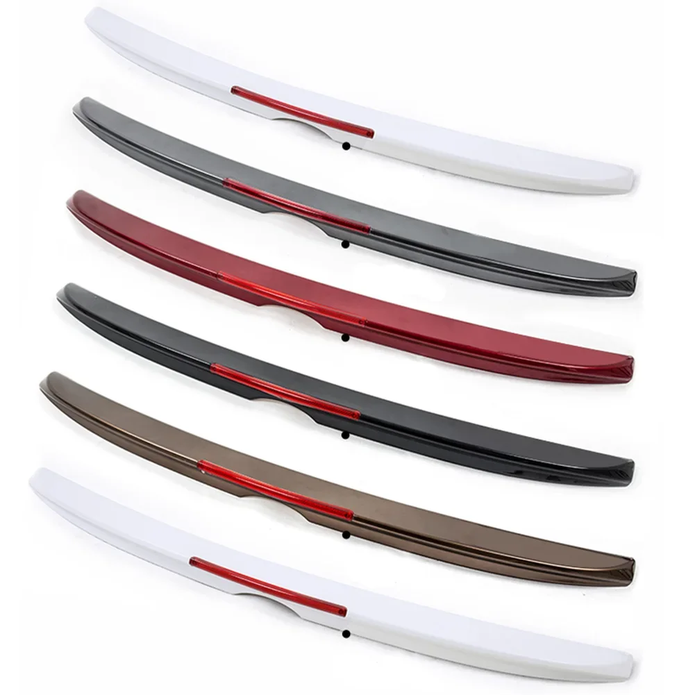 

Спойлер-накладка на задний багажник (ABS) для Ford Escort 2014-2018