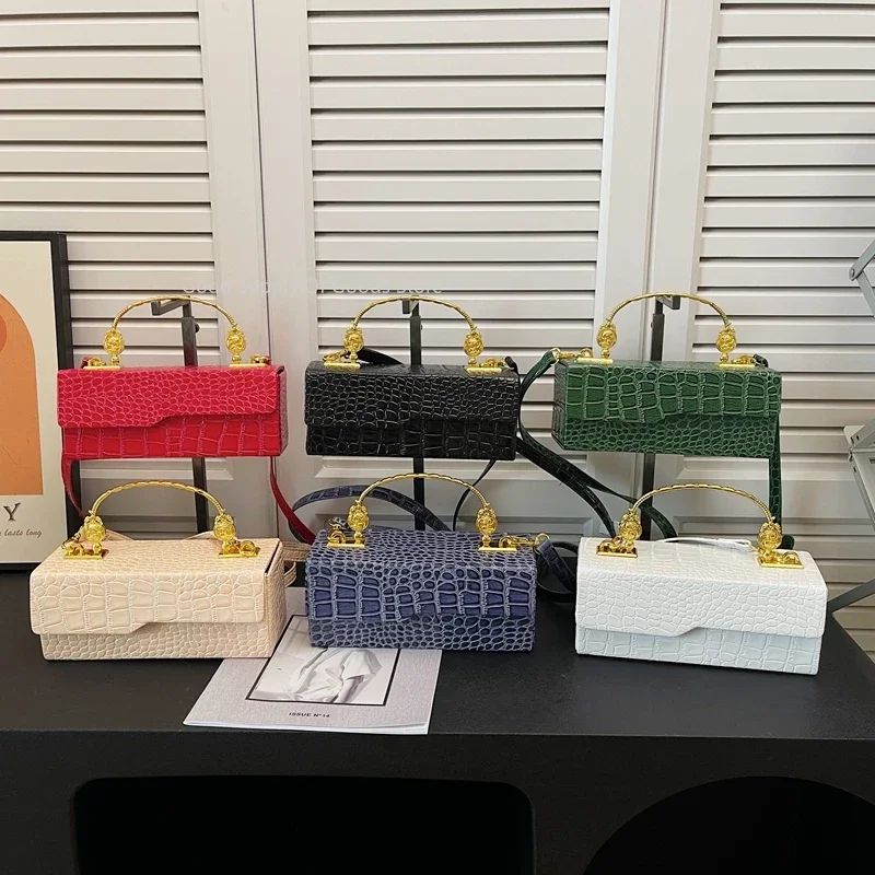 حقيبة كروس بنمط التمساح الأسود، صندوق أنيق، حقيبة أحمر الشفاه، حقيبة يد مصممة ومحفظة عالية الجودة من جلد البولي يوريثان