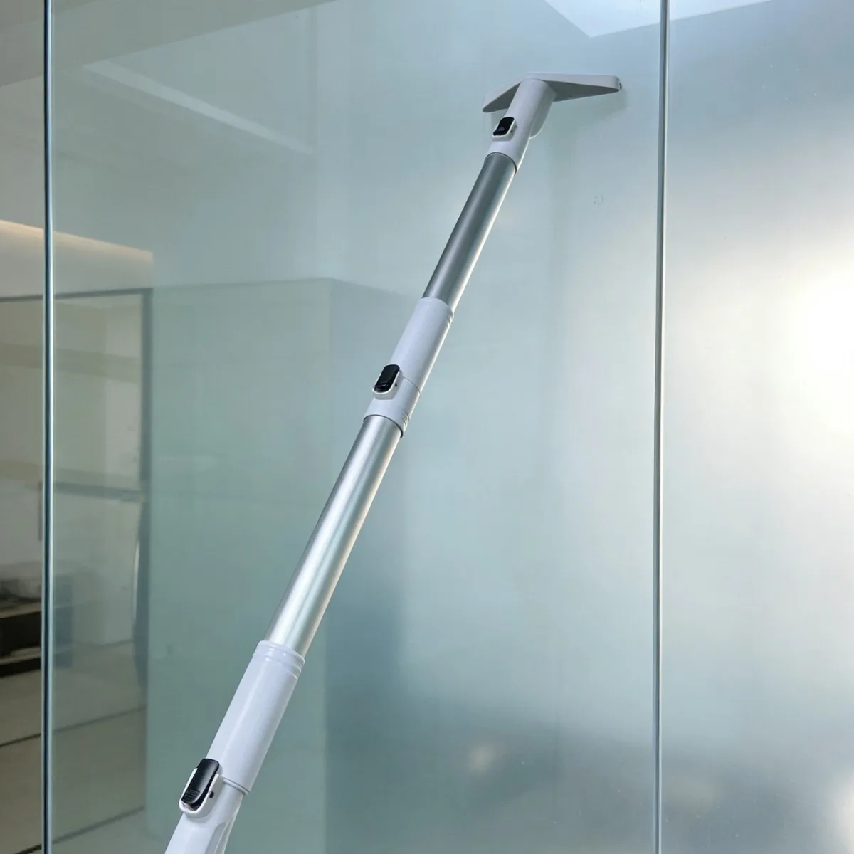 Steam fabric cleaner, integrated washing and suction, stain and oil removal, spray and suction for carpet degreasing