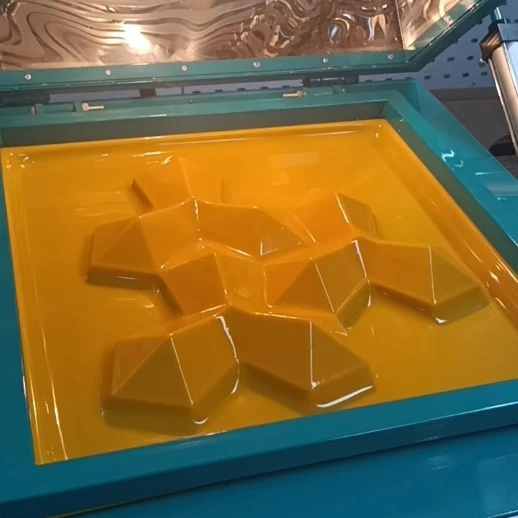 

Машина для вакуумной формования пластиковых листов/машина для формования пластикового кирпича Рекламная машина для вакуумной формования акрила