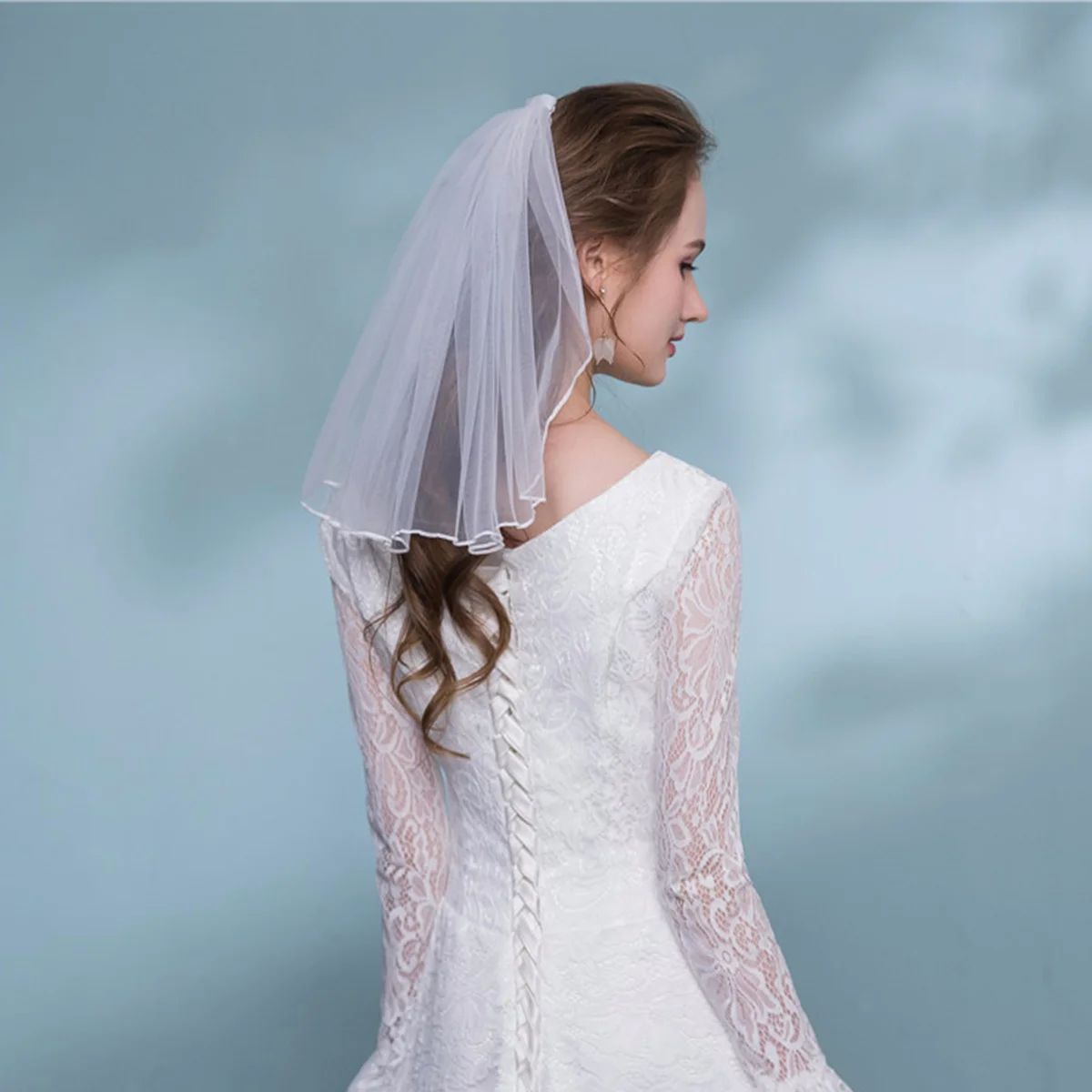 Elegant Short Wedding Veil Tulle Bridal Veils with Comb and Ribbon for Bride Flower Girls Wedding Party Photography(White) image 6