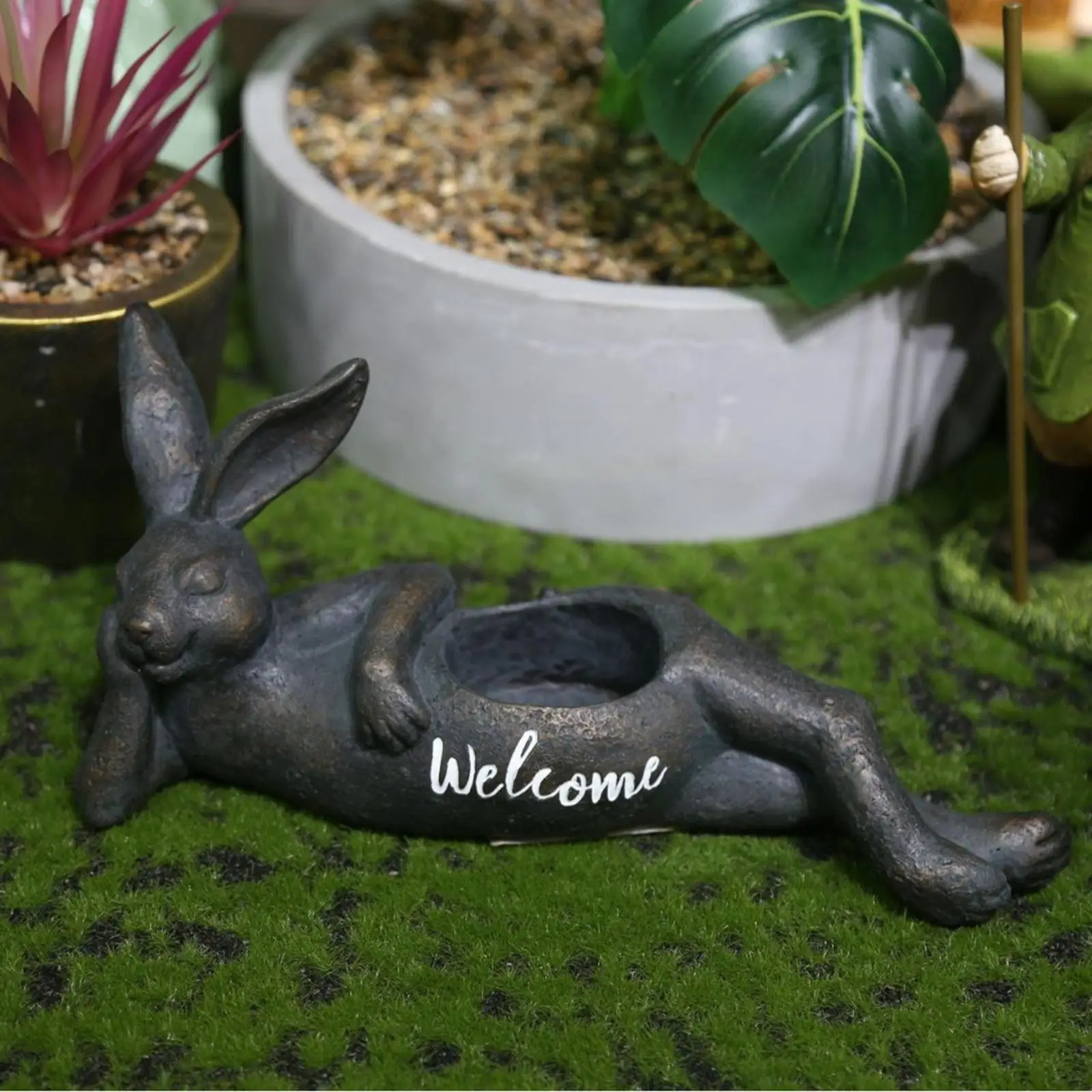 

Rabbit Figurine Planter Decorative Outdoor Plant Pot for Home Office Indoor