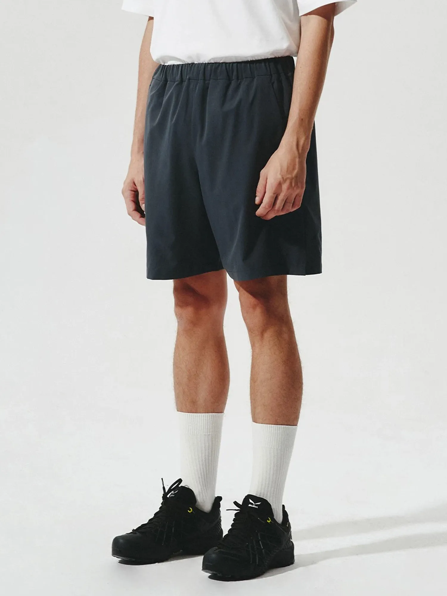 

Functional outdoor function waterproof and quick-drying Japanese summer breathable and light running sports and leisure shorts