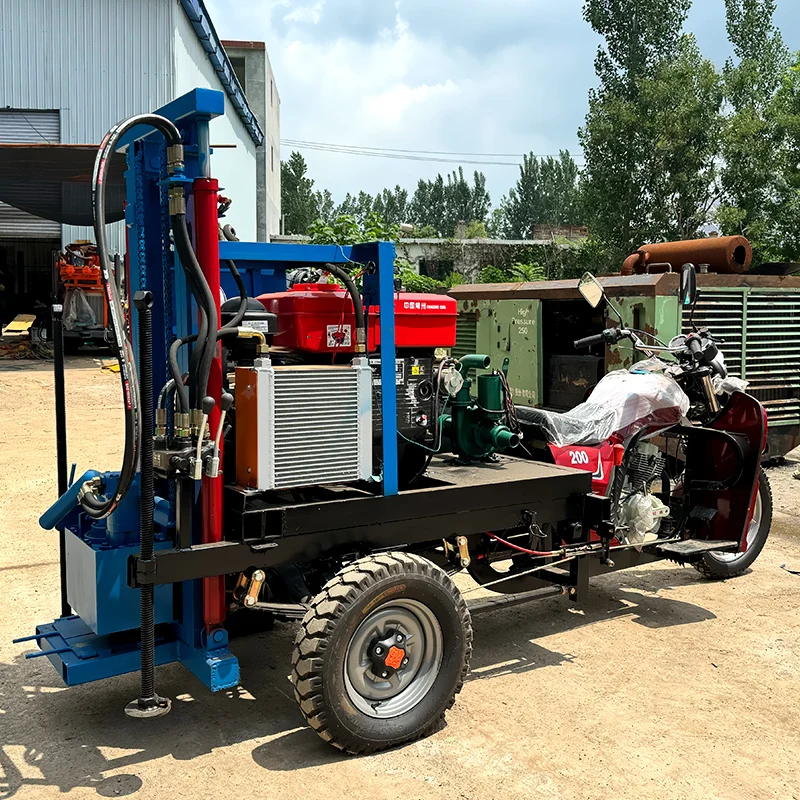 カスタマイズされた三輪ディーゼルエンジン水井戸掘削機小型バイク搭載掘削リグ価格
