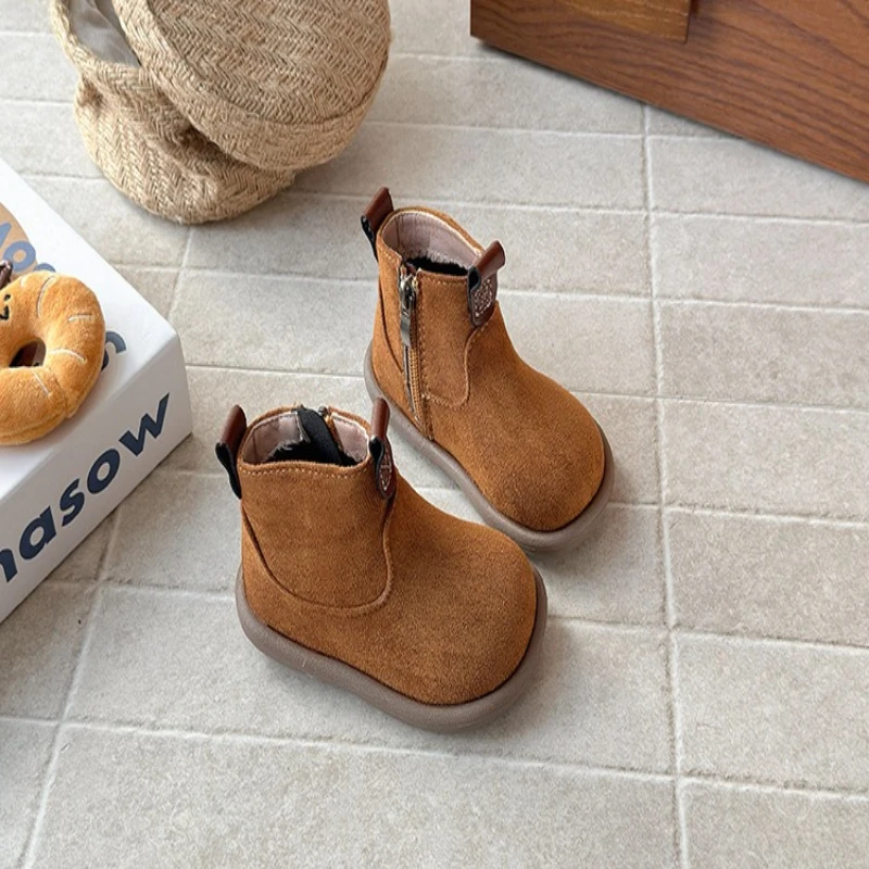 

Детские повседневные короткие ботинки для девочек, зима 2021, новые модные нескользящие универсальные ботинки для подиума в корейском стиле с мягкой подошвой