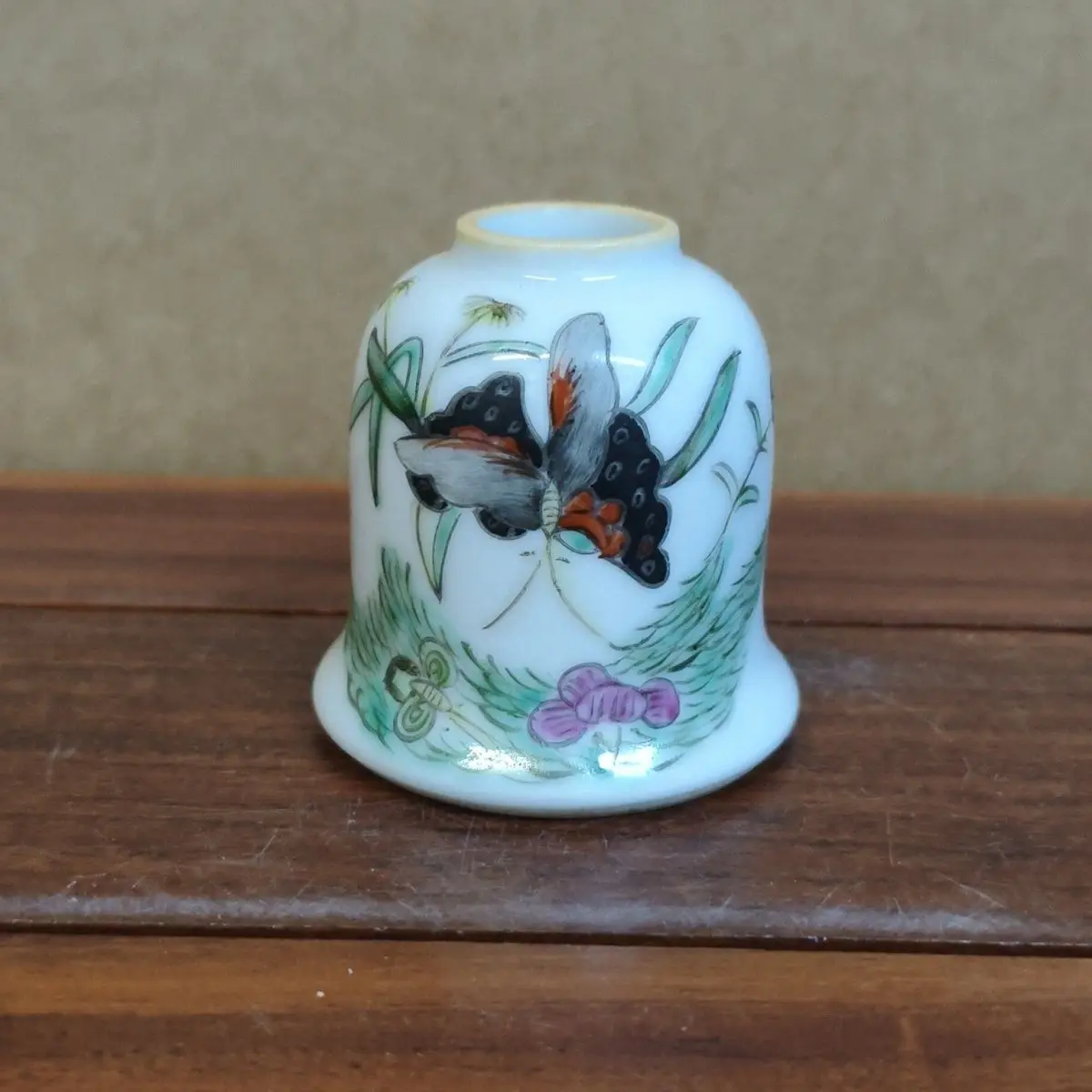 Collectible Vintage Butterfly Water Vessel Bell Shape Wenfang Ornament Chinese Antique Style Scholar Studio Decoration Jar