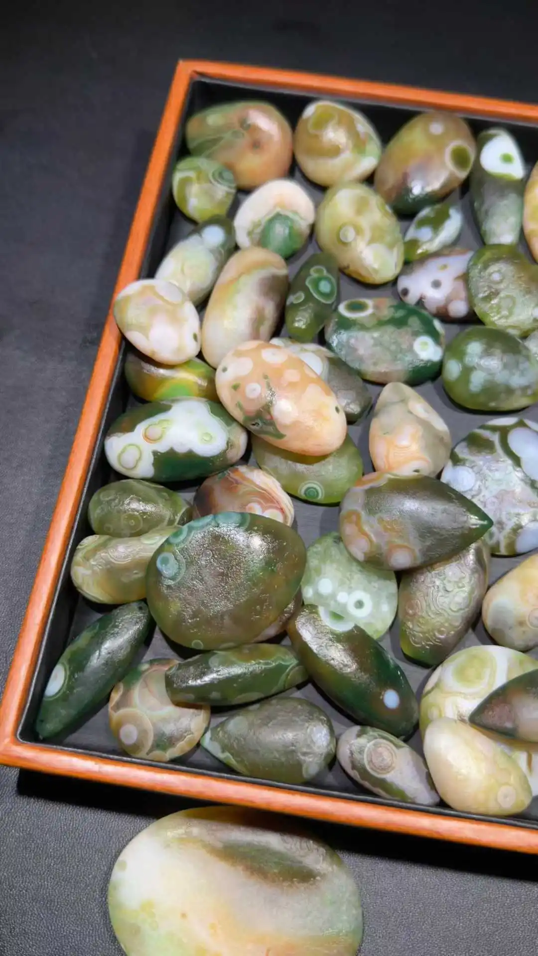 50pcs/lot  Alashan Agate Shaped Rough Stone Beads Ji Powerful Amulet Collectible DIY Beads