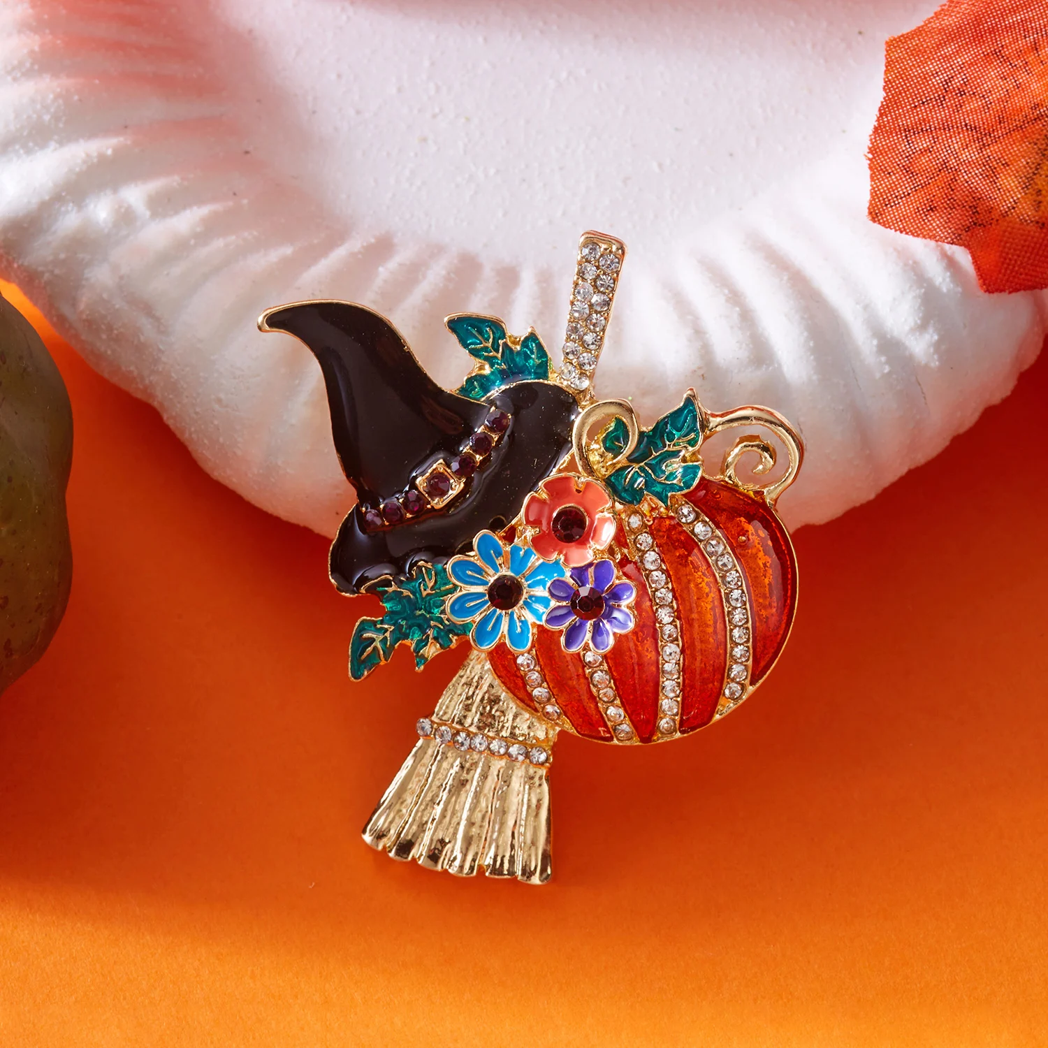 

Exquisite Halloween Smiling Pumpkin Brooch for Women Detailed Witch Broom Rhinestones Craftsmanship Friendship Jewelry Gifts