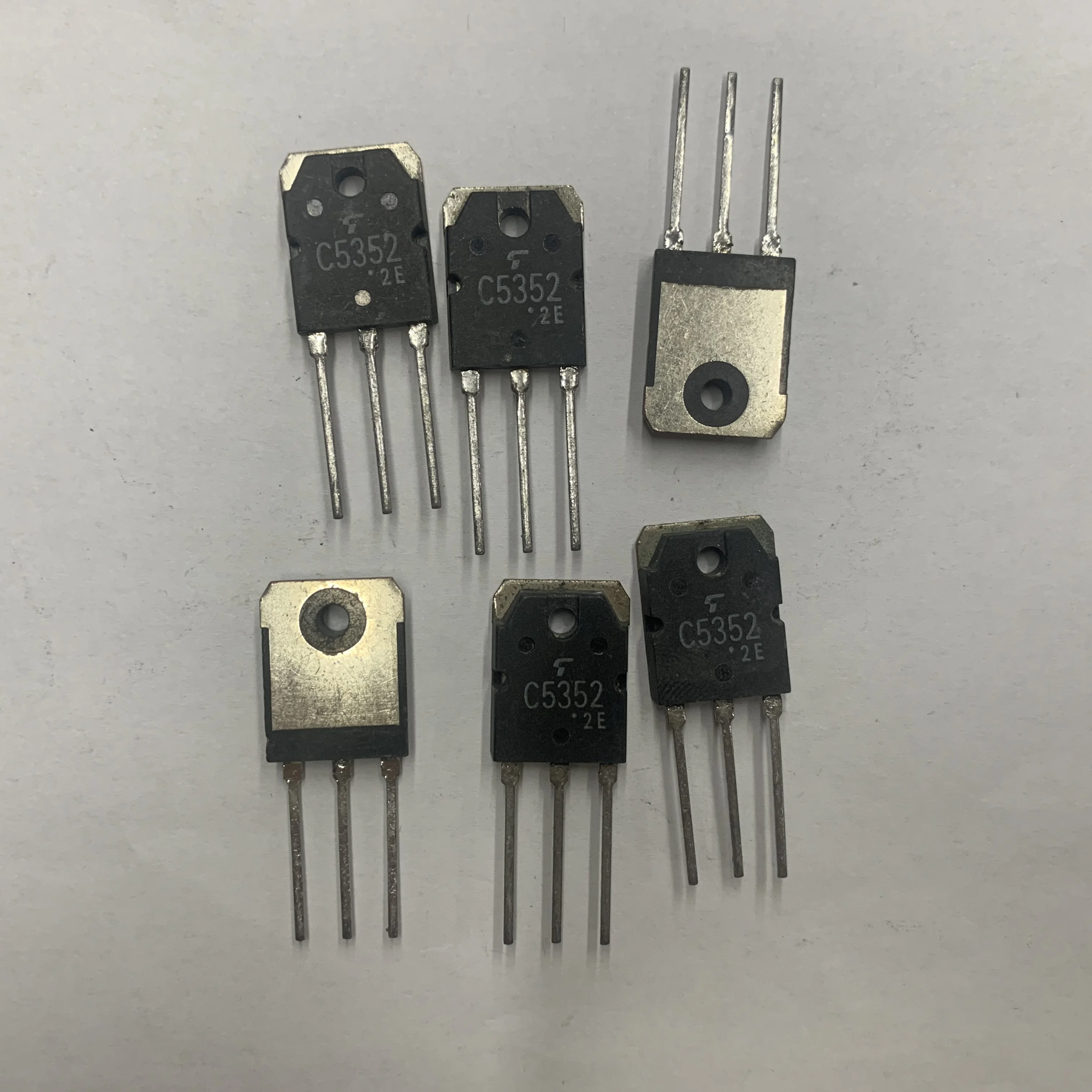 Bulk Pack 5-20pcs 2SC5352 NPN Power Transistor TO3P TO-3P with Heatsink 400V 10A High-Power Heat Dissipation