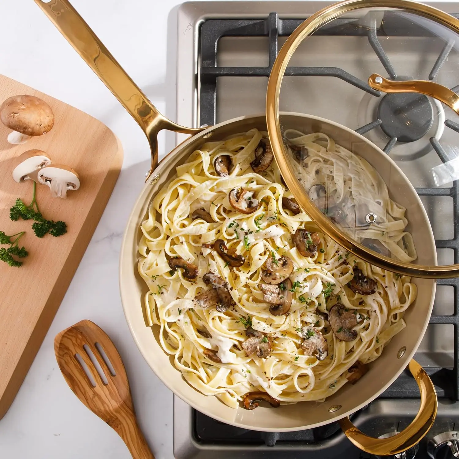 الأشياء المفضلة لدى أوبرا - 6 كيو تي من الألومنيوم عالي التحمل وخالي من مادة PFA من السيراميك غير اللاصق/مقلاة عميقة مع غطاء - آل