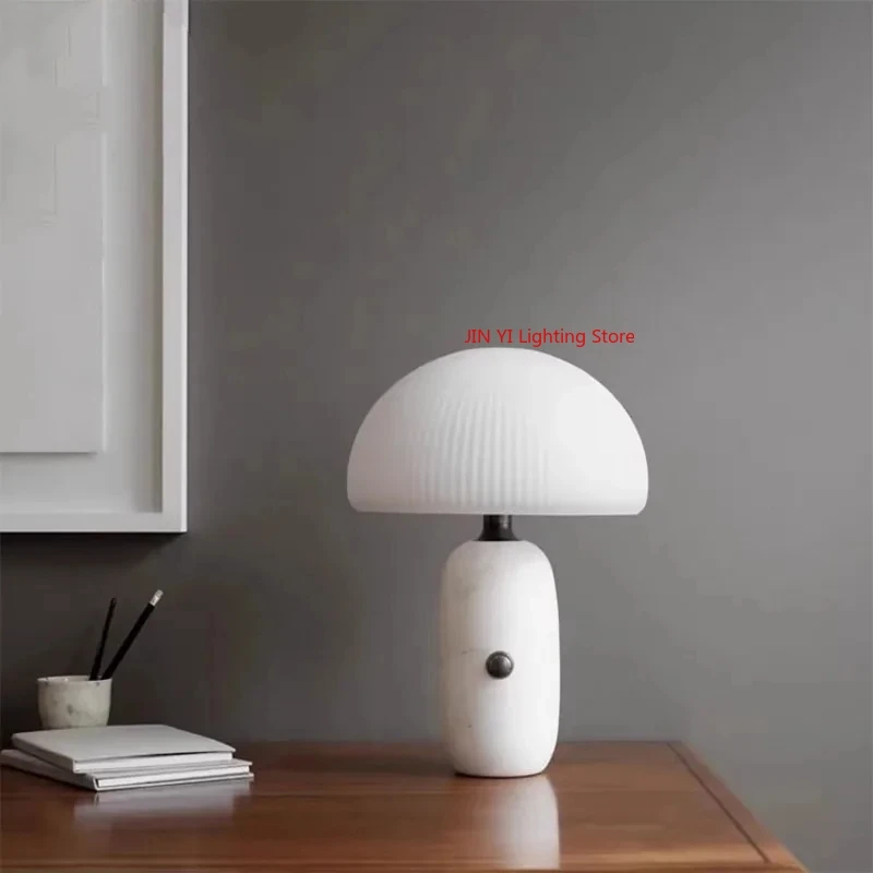 

Дизайнерская мраморная настольная лампа Белая настольная лампа Гостиная Диван Спальня Изголовье Внутреннее освещение Декоративная лампа