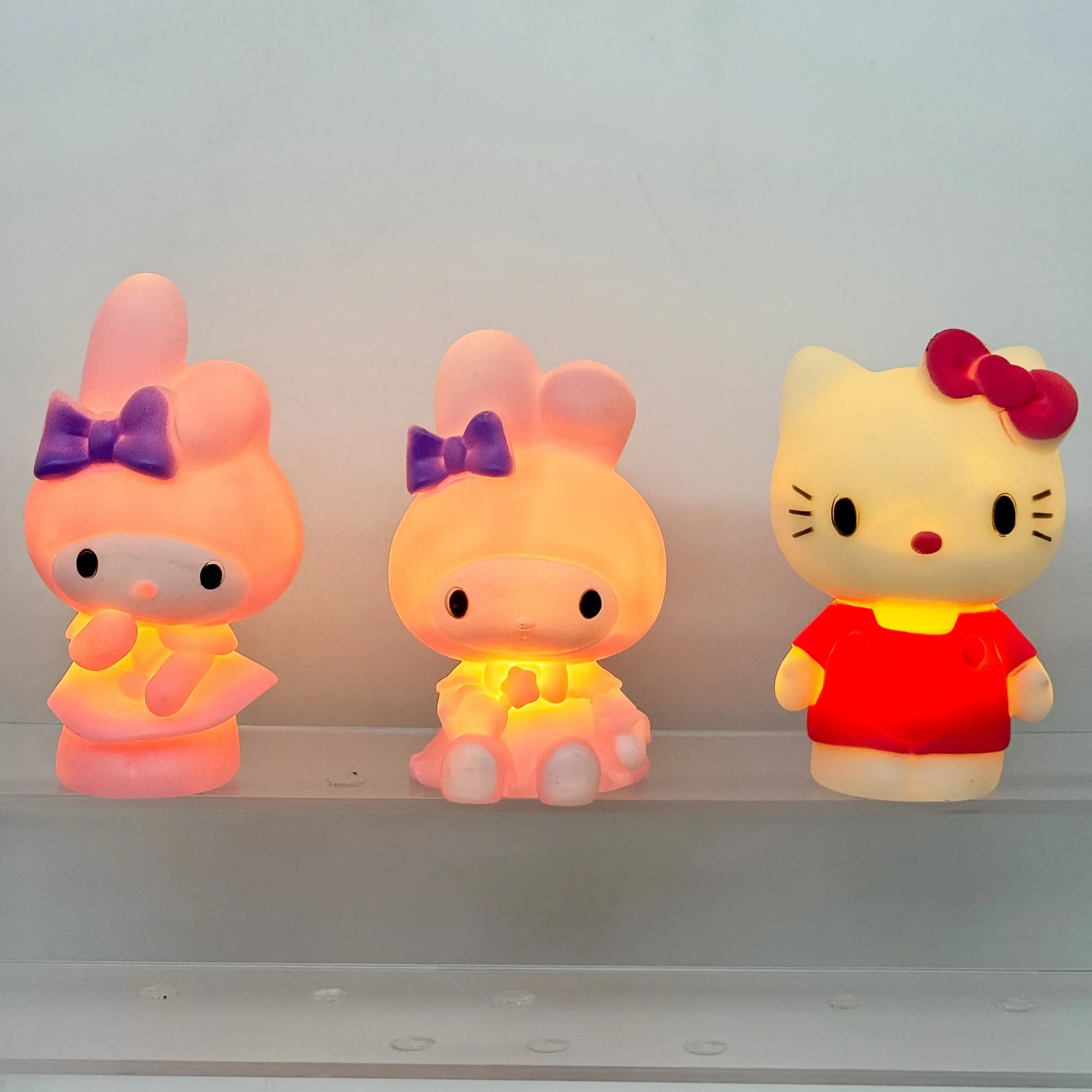

Hello Kitty My Melody Night Light PVC Figurine Desk Decor Safe Soft Glow Design Kids Bedside Lamp Kawaii Figures Birthday Gift