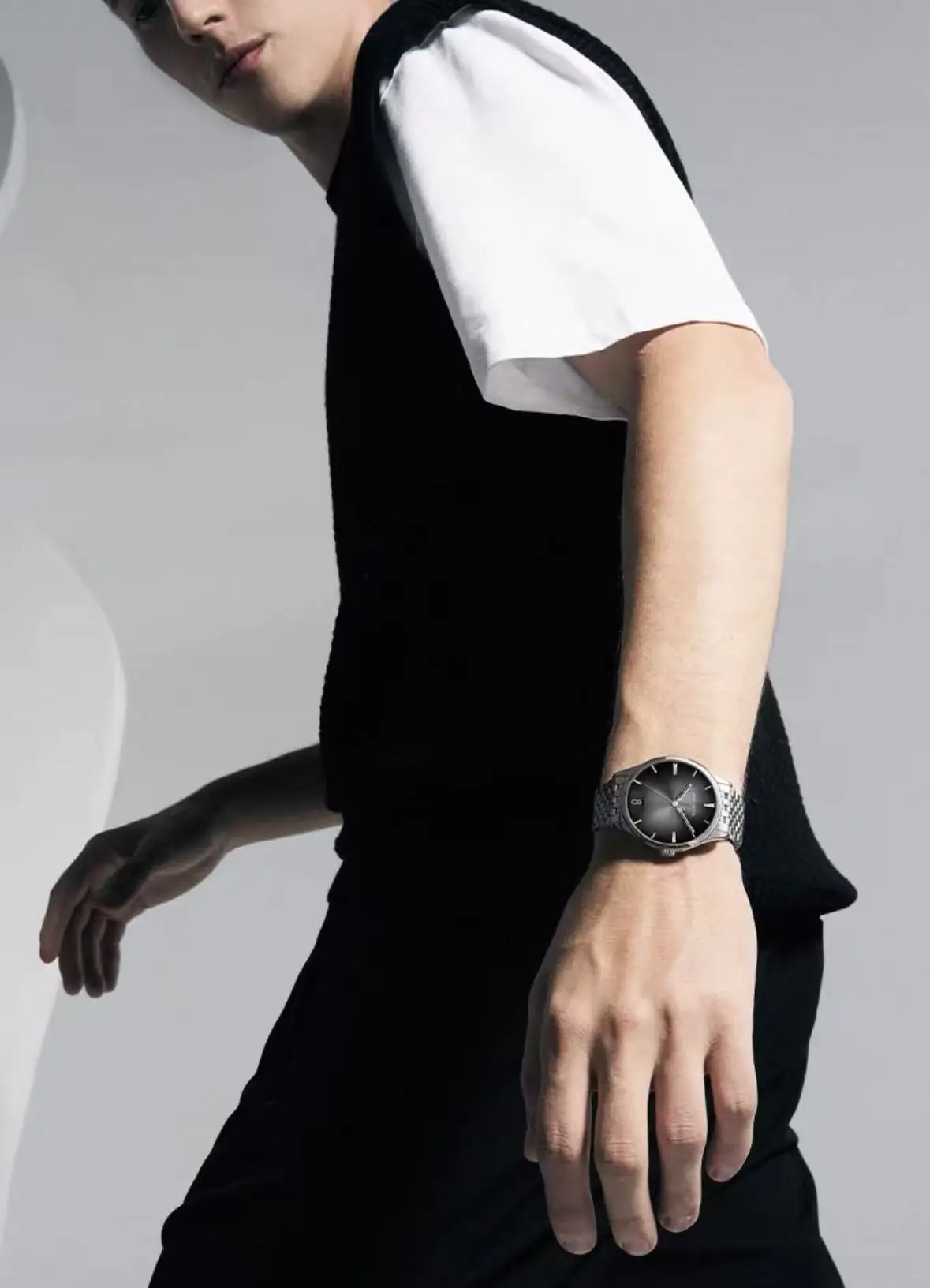 Classic men's large calendar and fashionable mechanical watch, give your boyfriend a birthday gift for business and leisure
