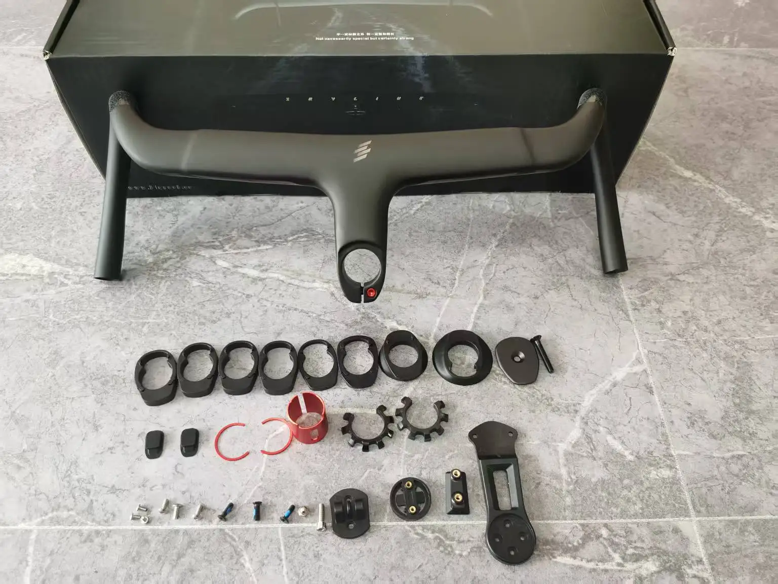 

Bigrock New Carbon Gravel Handlebar 28.6/31.8mm Cycle Cross Road MTB Bike Handlebars Carbon Travelling Bicycle 360/380/400/420