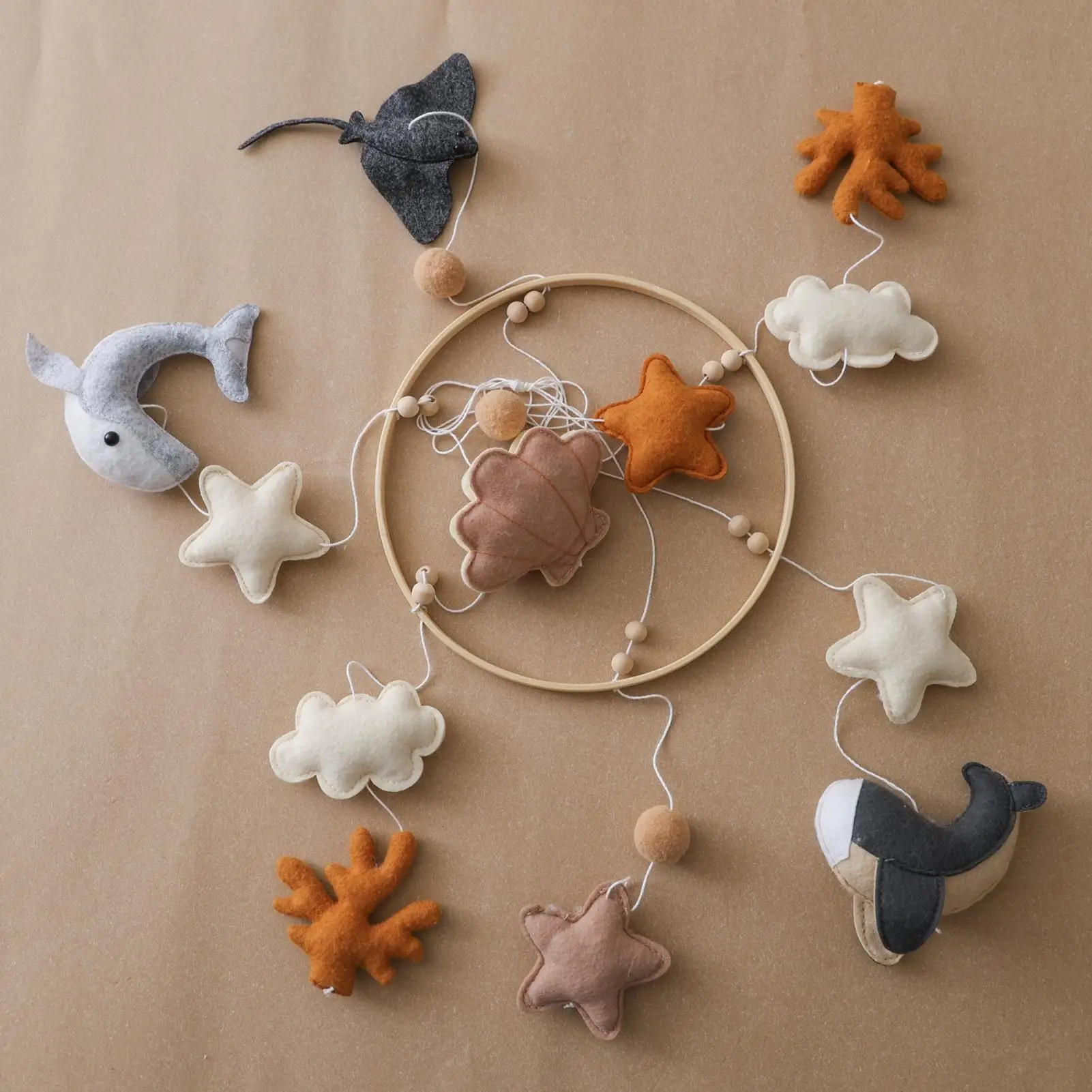 Móvil de bebé para cuna, juguetes móviles de dibujos animados de fieltro para bebé, decoración de animales marinos colgable para Moisés, cama de guardería, campana para niños y niñas