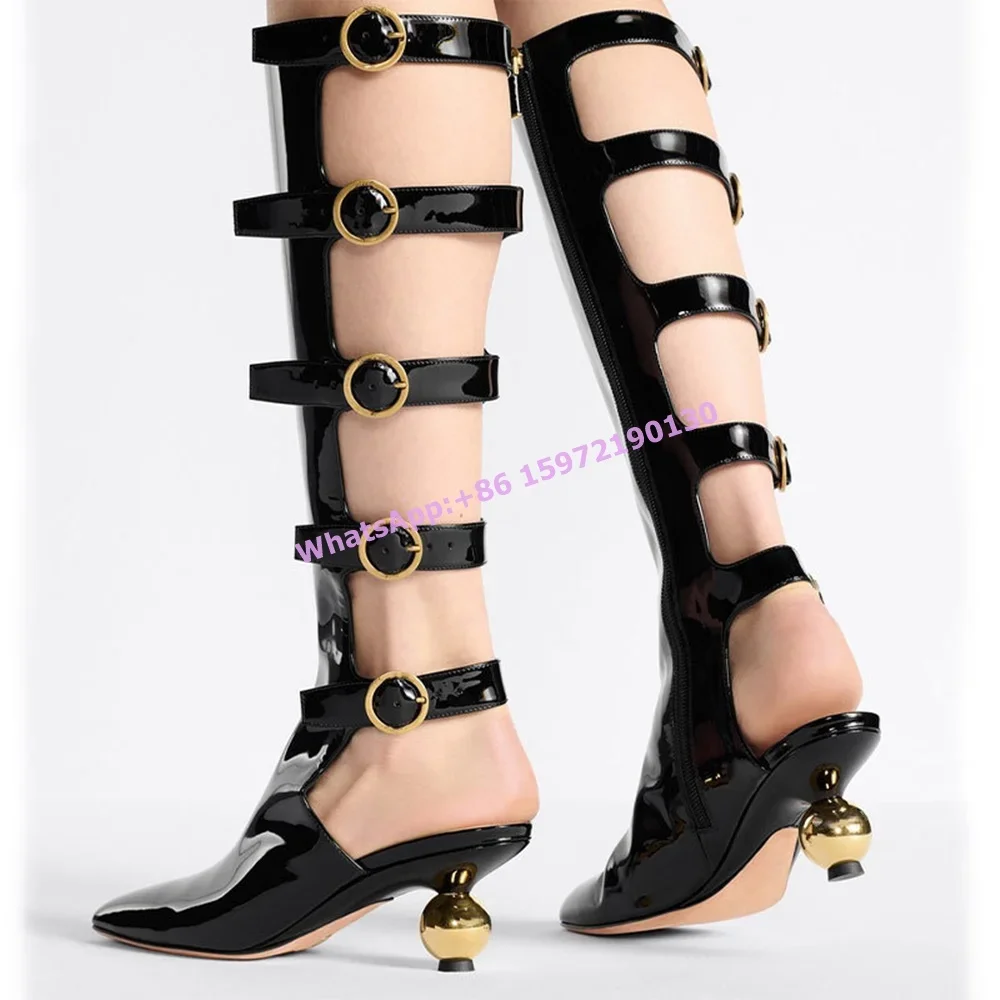 

Высокие сапоги на каблуке с квадратным носком и металлической пряжкой, однотонные черные ботинки на каблуке в странном стиле, женские пикантные туфли с открытой пяткой