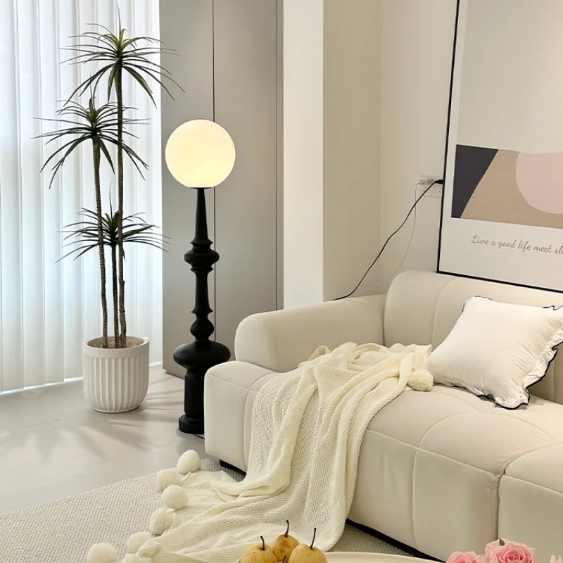 Vintage Roman column floor lamp, light luxury bedroom next to the sofa in the living room, medieval high-end bedside lamp