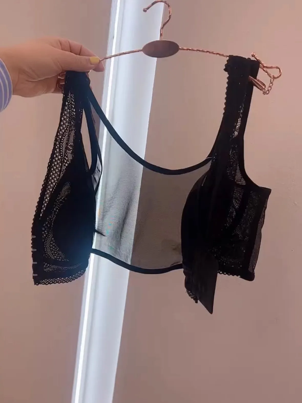 

Wireless Lace Bra Front Buckle Design Slimming Effect for Large Breasts Thin Model No Sponge Rabbit Ear Vest Style Sexy Under...