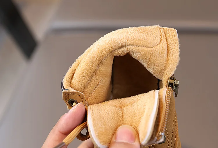 Neue Kinder-Modestiefel Winter Verstärkte Jungen- und Mädchenstiefel Rutschfeste Warme Lederstiefel mit Seitenreißverschluss Einfarbige Kinder-Freizeitschuhe – Detail 14