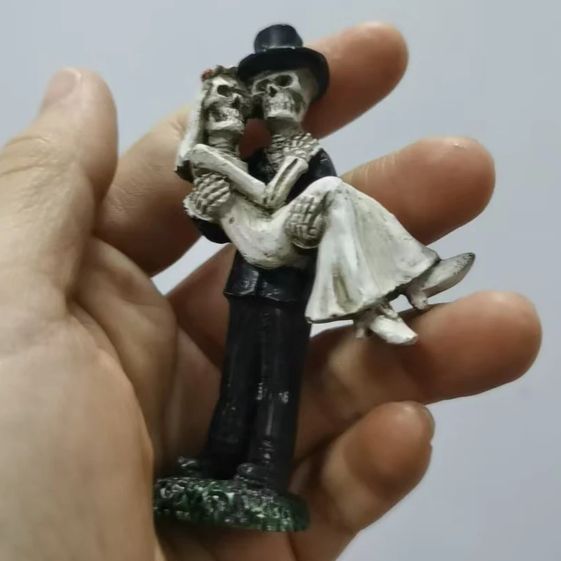 resin figure mental psychological sand table game box court therapy   skull Skeleton couple  WEDDING