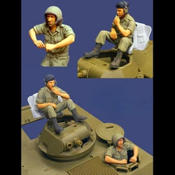 1/35 Resin Soldier Model Kit II Military Tank Soldier Sitting Position Two People GK Hand Made Statue Unassembled Unpainted