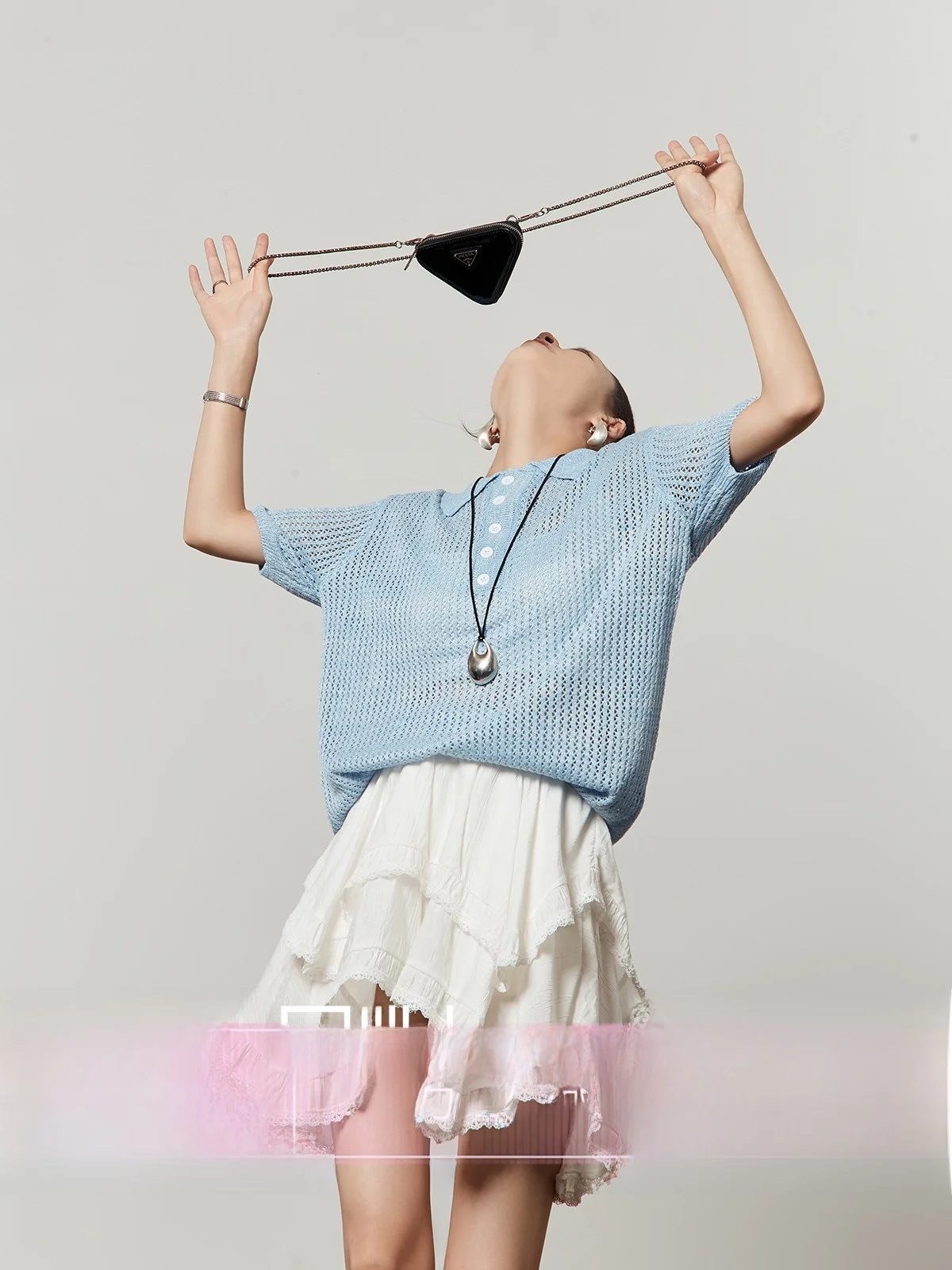 

Синий вязаный легкий летний новый женский топ с вырезами, дышащий удобный модный трикотаж