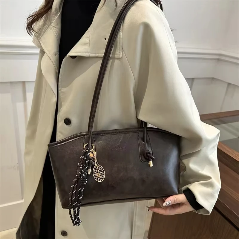 Retro European American Tote Bag Korean Fashion Large Capacity Shoulder Handbag Simple Design Versatile Pendant Style