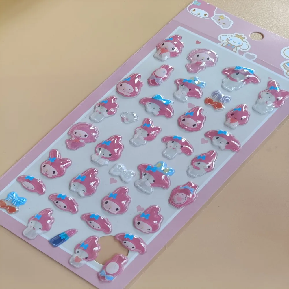 6 szt. Urocze, modne, zabawne naklejki na telefon z motywem cynamonu, naklejki dekoracyjne 3D z kryształkami Hello Kitty, zabawki dla dzieci