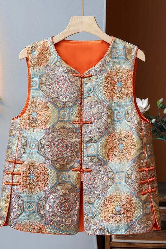 

Женский жилет в китайском национальном стиле 2026 года, винтажный, традиционный, без рукавов, с жаккардовым узором, в стиле ретро-ципао, на пуговицах, для повседневной носки.